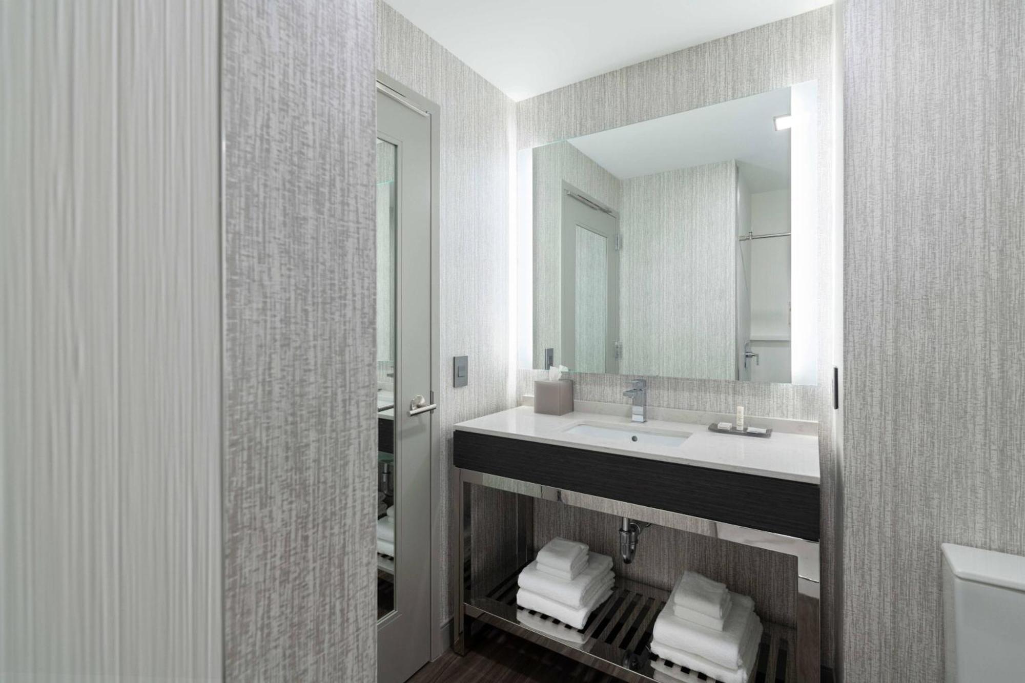 Fairfield By Marriott Inn & Suites Boston Medford Extérieur photo
